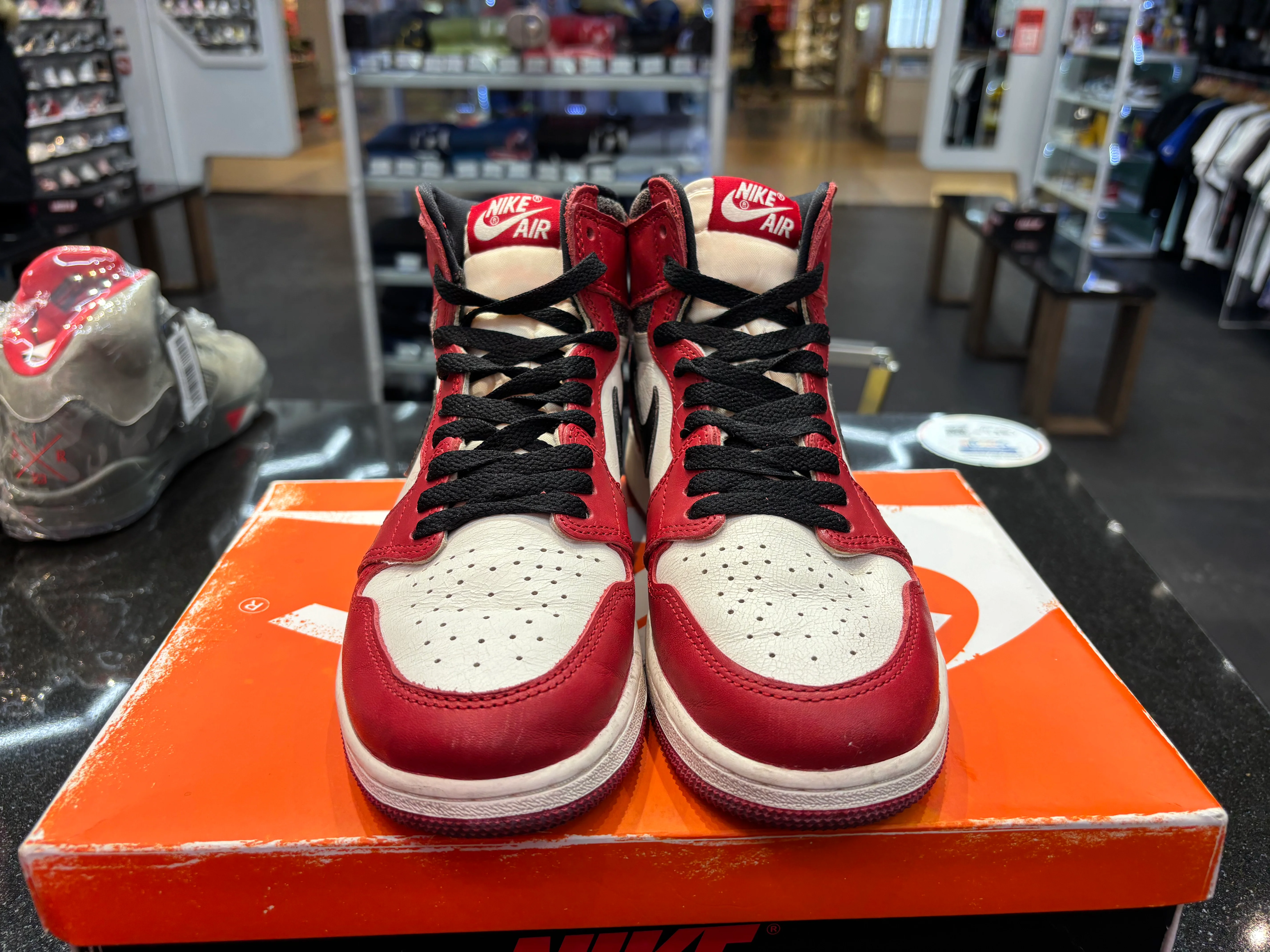 PRE OWNED Jordan 1 Retro High OG Chicago Lost and Found - Image 3