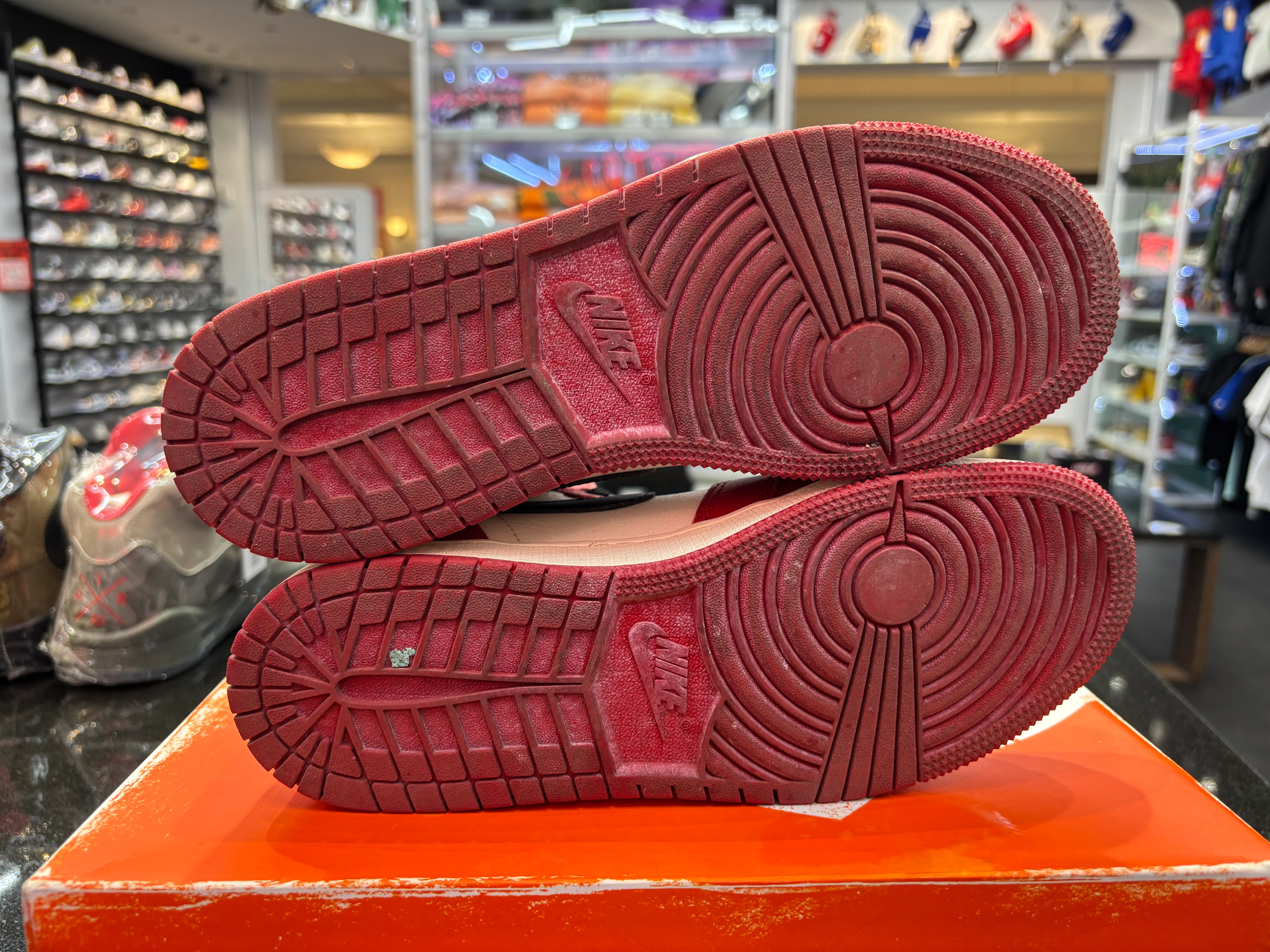 PRE OWNED Jordan 1 Retro High OG Chicago Lost and Found - Image 5