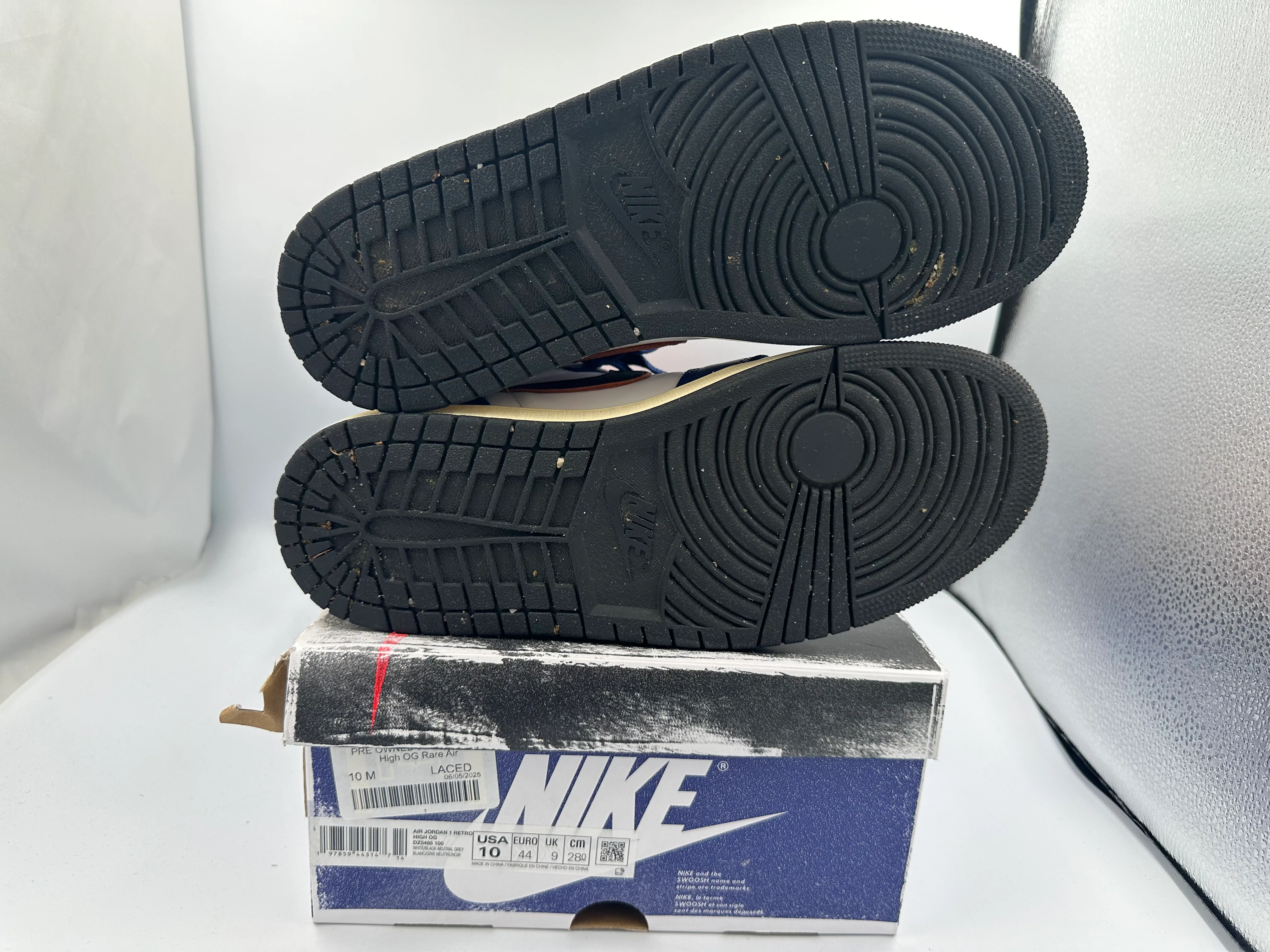 PRE OWNED Jordan 1 Retro High OG Rare Air - Image 5