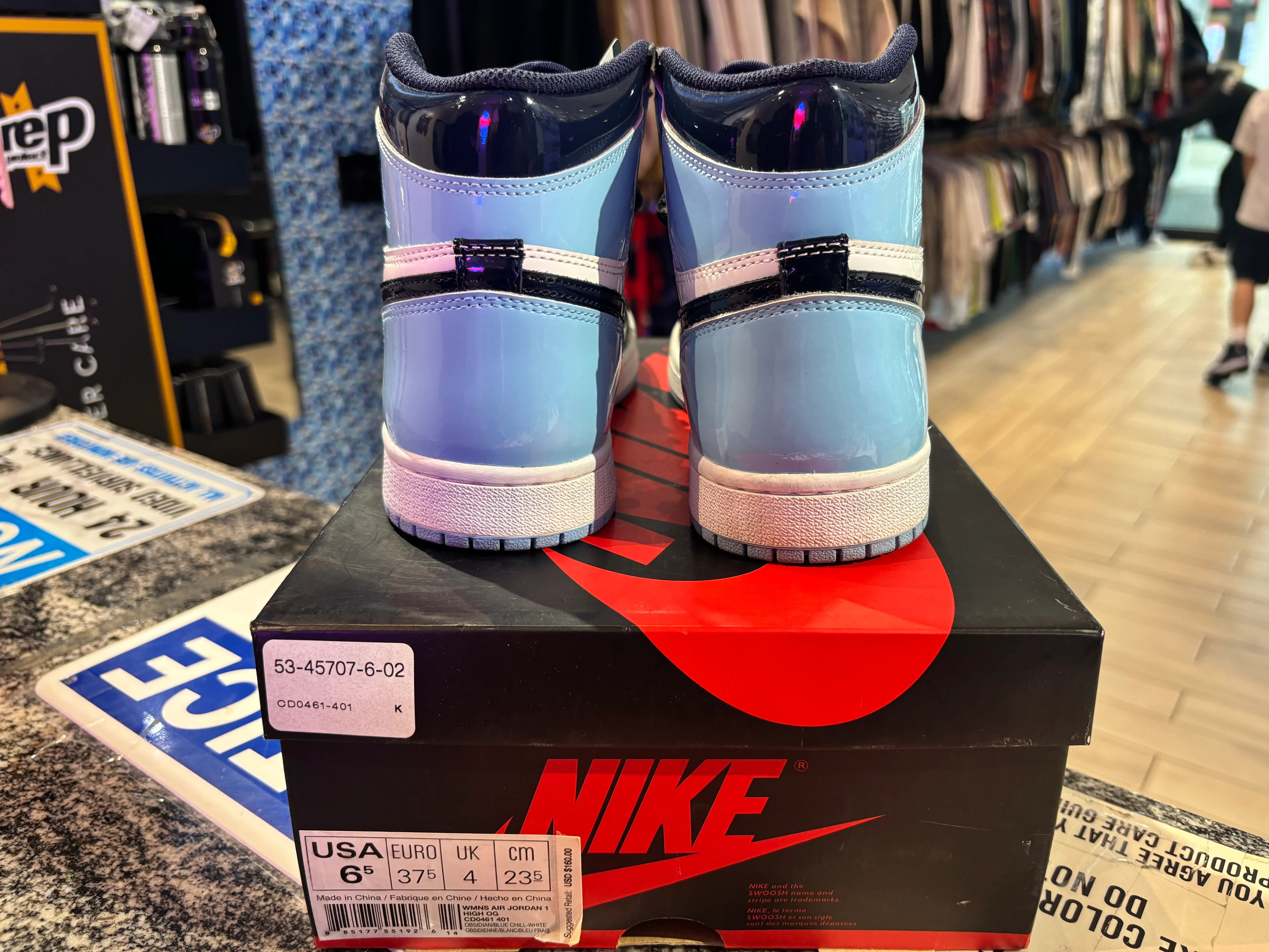 PRE OWNED Jordan 1 Retro High UNC Patent - Image 4